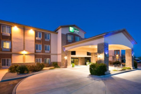 Отель Holiday Inn Express Hotel & Suites Casa Grande, an IHG Hotel  Руины Каса-Гранде